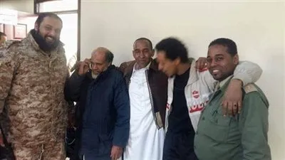 الجيش الليبي يحرر أسرى من قبضة الجماعات الإرهابية (صور)