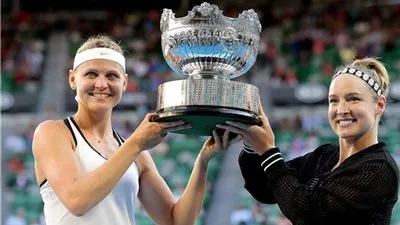 أستراليا المفتوحة.. ساندز وسفاروفا تفوزان بلقب زوجي