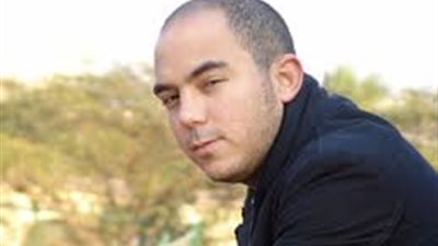 العسيلى يغنى 