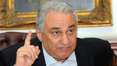 إخلاء سبيل نقيب الأطباء من النيابة .. وتضامن 