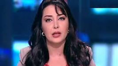 لبنى عسل عن مصافحة سيدة أسوانية لـ السيسي: 