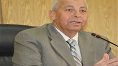 مفاجأة.. محافظ أسوان يعترف بإخفائه كارثة صرف كيما أثناء زيارة السيسي (فيديو) 