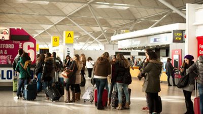 مسلمون يمنعون من السفر الى الولايات المتحدة وتوقيف بعضهم