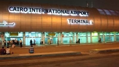 مصر ترضخ لقرار ترامب بمنع سفر مواطني 7 دول إلى أمريكا.. والضحية 