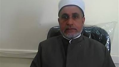 مدير أزهر مطروح يتفقد أعمال تصحيح الشهادتين بمعهد مطروح النموذجي