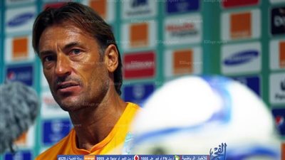 قبل مواجهة مصر.. رابطة المدربين بالمغرب تدافع عن رينارد