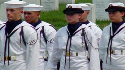 ضباط من سلاح الطيران يزورون معهد طب الفضاء والطيران التابع لسلاح البحرية الأمريكي