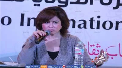 إلهام شاهين: السيدات في السينما لا يبحثن عن الأعمال التجارية (فيديو)