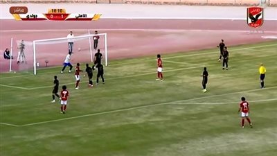 جونيور آجايي يتقدم للأهلي على جولدي بهدف رائع (فيديو)
