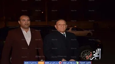 سامي عنان يصل عزاء الشاعر سيد حجاب بمسجد عمر مكرم (صور)