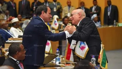 الرئيس السيسي يهني العالم المصري 