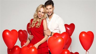 في عيد الحب.. اختاري إطلالتك حسب طبيعة الموعد! (صور)