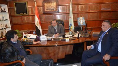وزير القوى العاملة يلتقي أمين 