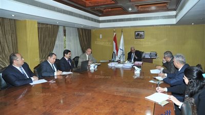 وزير النقل يبحث شروط توفير50 معدية لمحافظات النيل 