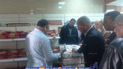 محافظ السويس يشدد على مراقبة الأسواق وتطبيق التسعيرة الاسترشادية لضبط أسعار السلع