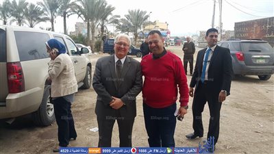 القنصل الأمريكي يزور محال الحلويات في دمياط (صور)