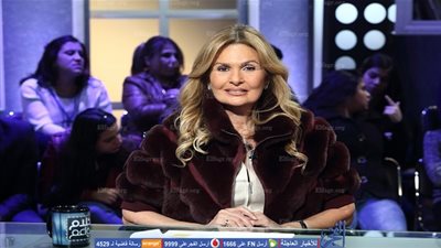 يسرا ضيفة برنامج 