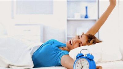 خبير صحة: تنفس بعمق ثلاث دقائق صباحاً فور نهوضك من السرير