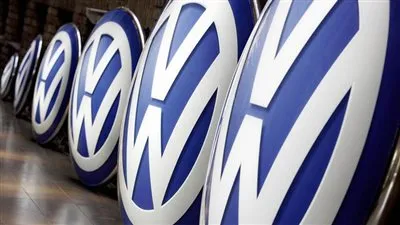 فولكسفاجن الألمانية تتربع على عرش صناعة السيارات
