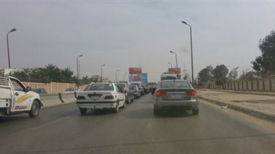 توقف حركة المرور بمنزل كوبري الجيش بسبب كسر ماسورة مياه