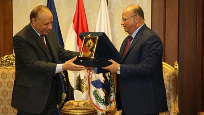 محافظ القاهرة يهنئ مدير الأمن بمناسبة عيد الشرطة