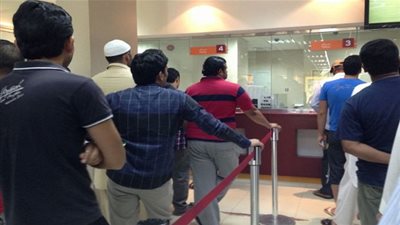 مفاجأة.. تحويلات العاملين الأجانب تتراجع للمرة الأولى منذ 12 عاماً