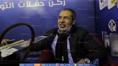 مدحت العدل يحتفل بتوقيع ديوان 