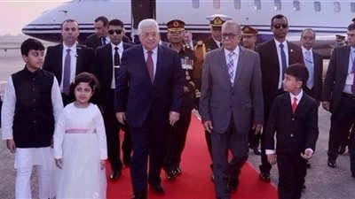 الرئيس الفلسطيني يبحث في بنغلاديش التعاون الاستخباراتي