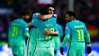 برشلونة يقهر أتلتيكو مدريد ويضع قدما بنهائي كأس إسبانيا   