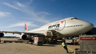 إغلاق مطار في إندونيسيا بعد انحراف طائرة عن المدرج أثناء الهبوط