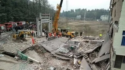 انهيار 3 مبان في الصين ومخاوف من دفن العديدين تحت الأنقاض