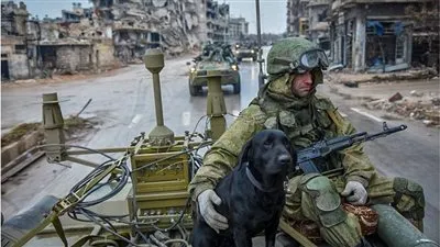 العسكريون الروس يقدمون مساعدات إنسانية لدار رعاية المسنين في حلب