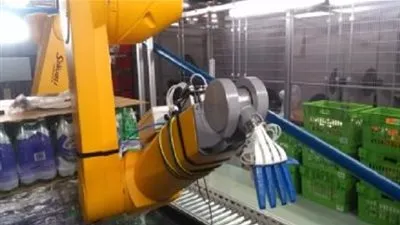 متجر بريطانى يستعين بروبوت لحمل وتعبئة الفاكهة والخضروات