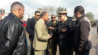 رئيس مدينة الزرقا يبدأ عمله بحملة إشغالات في دمياط (صور)