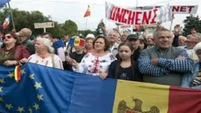 استقالة وزير فى رومانيا بعد مظاهرة ضخمة ضد الفساد