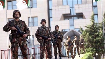 الجيش الجزائري يعلن مقتل ثلاثة متطرفين