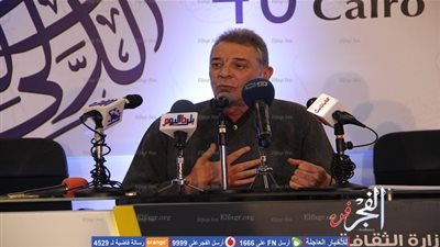محمود حميدة: نعمل في المسرح مثل عمال التراحيل ولايوجد قانون لتنظيم الصناعة (صور)
