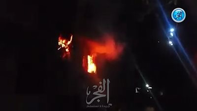 لحظة اندلاع النيران في مصنع بالعباسية وسط صراخ الأهالي (فيديو)