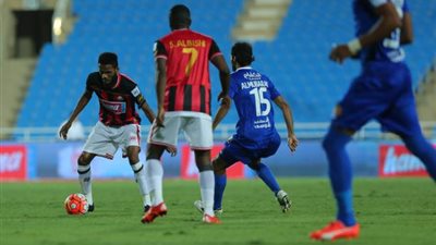  سقوط كوميدي لحارس الفتح أمام الرائد بدوري جميل السعودي (فيديو)