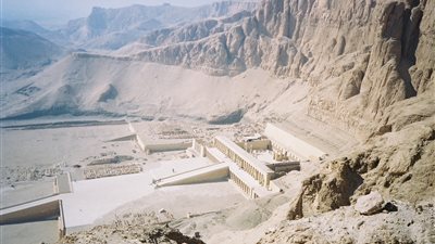 فتح مقابر دير المدينة بالأقصر للزيارة بالمجان.. الأحد 