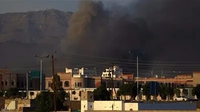 مقاتلات التحالف تقصف معسكرين للانقلابيين في صنعاء