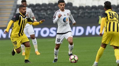 الدوري الإماراتي.. الجزيرة يهزم كلباء والأهلي يضرب دبا الفجيرة بثنائية