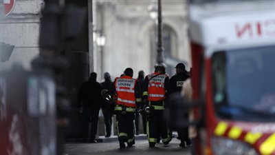 فرنسا: منفذ هجوم اللوفر مصري لا 