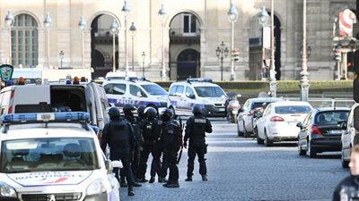 الجالية المصرية في فرنسا تدين حادث اللوفر بباريس
