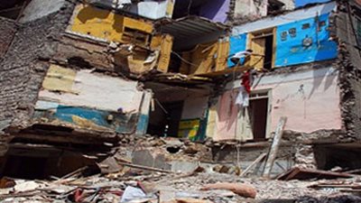 إنقاذ شخصين عقب احتجازهما داخل عقار منهار بالإسكندرية