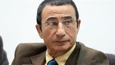 وزير الشباب الأسبق: 