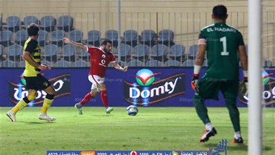 وادي دجلة يكرم عصام الحضري