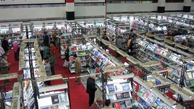 كارثة.. مشاركون بمعرض الكتاب ينتحون صفة 