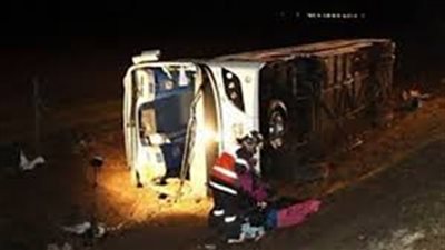 عاجل.. مصرع 4 أشخاص وإصابة 11 آخرين بعد انقلاب أتوبيس في جنوب سيناء