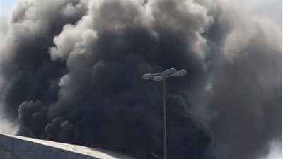 لحظة اندلاع حريق ضخم في دار الأوبرا الكويتية (فيديو)